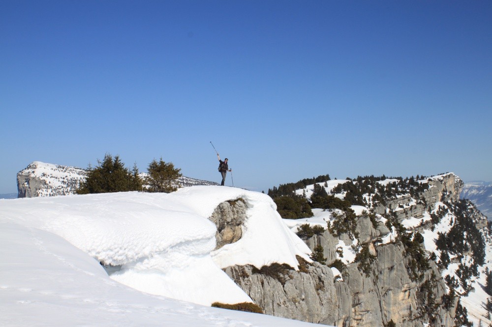- AUVERGNE-RHONE-ALPES